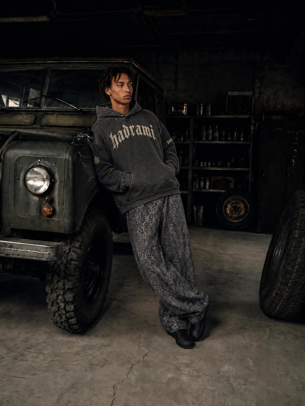 Men's Snake Print Barrel Leg Pants